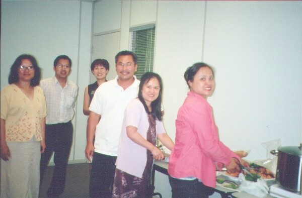 Lining up for bun bo, goi tom